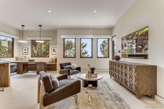 8070 La Jolla Scenic Dr N, La Jolla CA: https://media.crmls.org/mediaz/b1e914eb-9284-4f48-a401-98bbfd0ac442.jpg