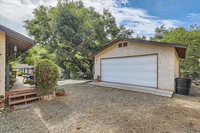 531 Silverbrook Dr, El Cajon CA: https://media.crmls.org/mediaz/b1e984d6-8a32-4036-8afe-c217d116a2f3.jpg