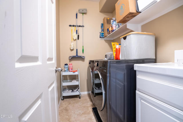 3123 N Oxnard Boulevard, Oxnard CA: https://media.crmls.org/mediaz/b1e98f28-f6a5-41a1-b43a-61e299410179.jpg