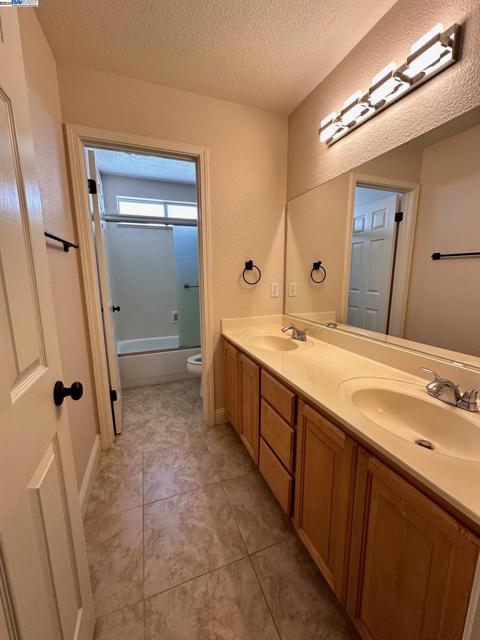 Details for 6337 Brook Hollow Cir, Stockton, CA 95219