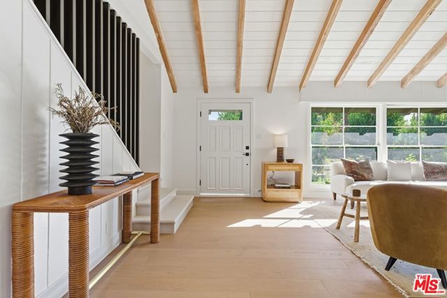 7401 Costello Avenue, Van Nuys CA: https://media.crmls.org/mediaz/b1e9ef49-0a25-449b-8f4c-68946e713847.jpg