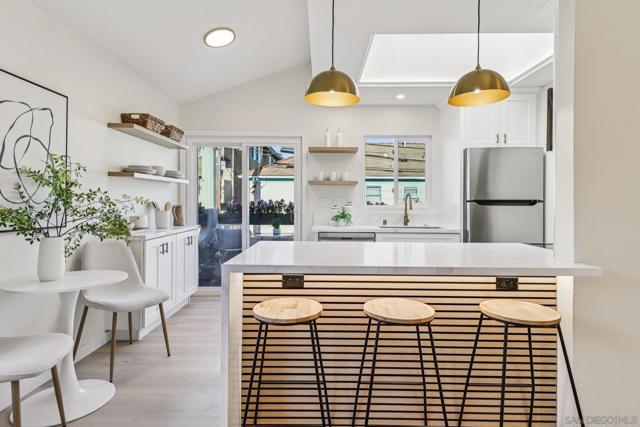 4043 Utah St, San Diego CA: https://media.crmls.org/mediaz/b1ea3dd9-6bde-4bb2-ac27-314c2c5b2766.jpg