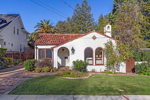 216 San Mateo Avenue, Los Gatos CA: https://media.crmls.org/mediaz/b1eaddb1-3678-4112-8fde-19d8b053d738.jpg