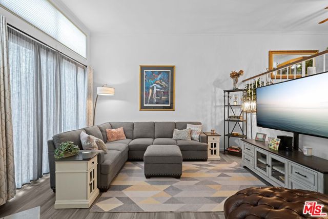 21901 Lassen Street, Chatsworth CA: https://media.crmls.org/mediaz/b1eae7d0-41e3-41d9-abed-ac94d1980c5a.jpg