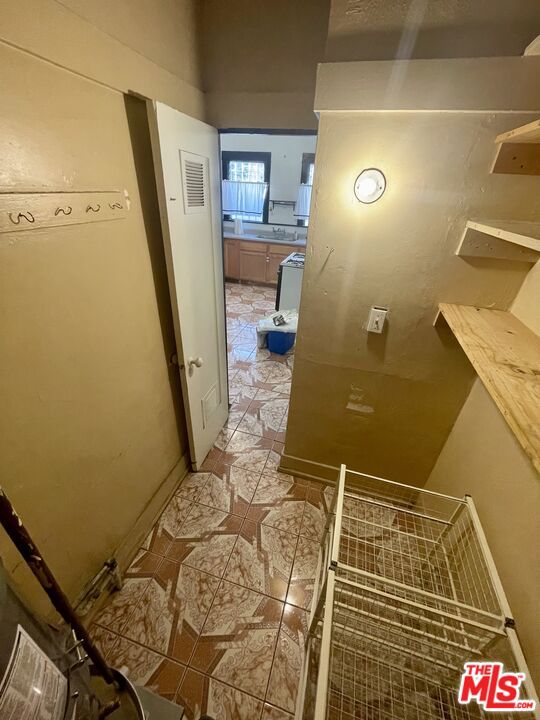 737 N HARVARD Boulevard, Los Angeles CA: https://media.crmls.org/mediaz/b1eb54c4-c5f6-4002-b03e-923f307f3d0d.jpg