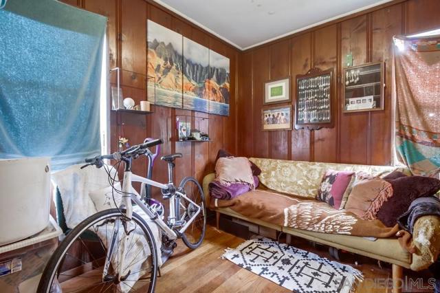2119 Bacon St, San Diego CA: https://media.crmls.org/mediaz/b1eb9cab-3d06-43b2-b9e9-b320e0eb985c.jpg