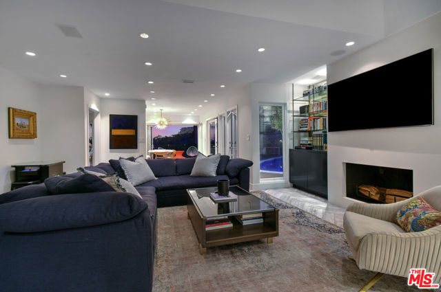 2137 Sunset Plaza Dr. photo 14