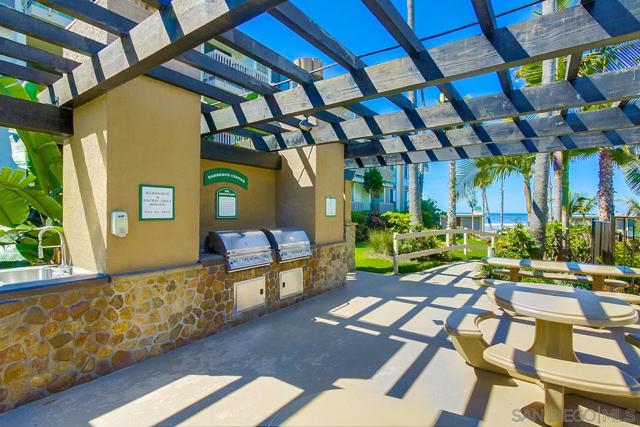 999 N Pacific St, Oceanside CA: https://media.crmls.org/mediaz/b1ec5c35-7b20-4411-813c-08b0fc649a2f.jpg