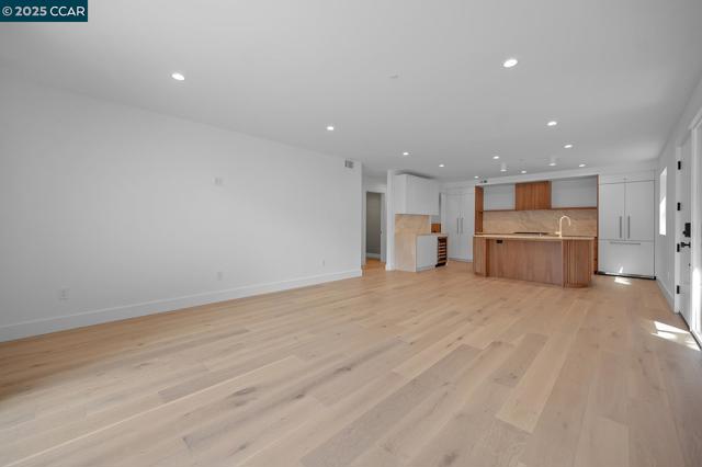 3742 Mt. Diablo Blvd #1B, Lafayette CA: https://media.crmls.org/mediaz/b1ec940a-33e5-4953-8c01-e45a3c1da4e5.jpg