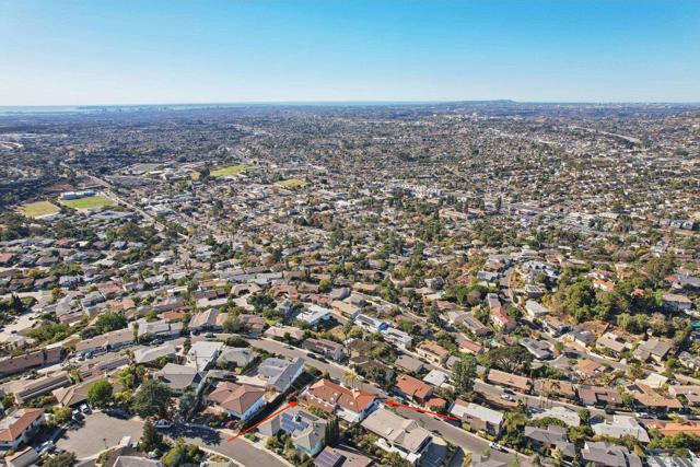 4367 Summit Dr, La Mesa CA: https://media.crmls.org/mediaz/b1ecad08-88d3-41ed-ba43-3e1f060eecb5.jpg