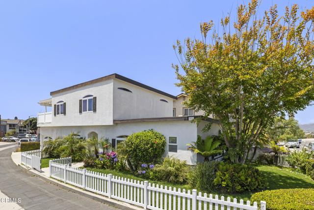 2036 Pierpont Boulevard, Ventura CA: https://media.crmls.org/mediaz/b1ed1e54-f403-4e50-8ee3-602bf905dadc.jpg