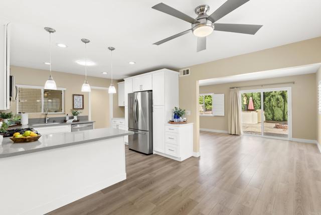 Detail Gallery Image 12 of 31 For 3218 Carolyn Cir, Oceanside,  CA 92054 - 3 Beds | 2 Baths