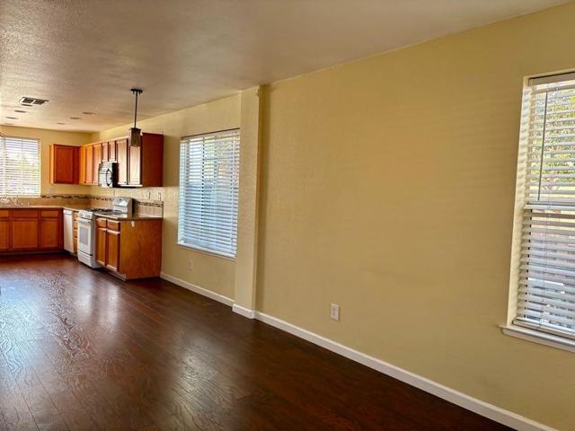 1605 HERMOCILLA Way, San Jose CA: https://media.crmls.org/mediaz/b1edde11-4faf-48d3-8473-01609530b969.jpg