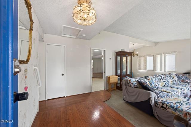 Detail Gallery Image 6 of 38 For 2110 Rhonda St, Oxnard,  CA 93036 - 3 Beds | 2/1 Baths