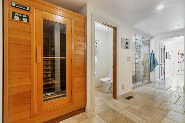 411 Hecker Pass Road, Watsonville CA: https://media.crmls.org/mediaz/b1ee4983-3cb7-404d-80ab-66c77039b831.jpg