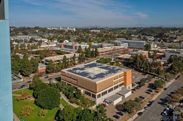 1080 Park Blvd, San Diego CA: https://media.crmls.org/mediaz/b1eee3fe-7948-44bc-a679-2941b5856580.jpg