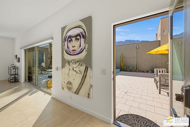 1065 Dane Drive, Palm Springs CA: https://media.crmls.org/mediaz/b1ef6218-6ece-4832-af35-81ad28537d85.jpg
