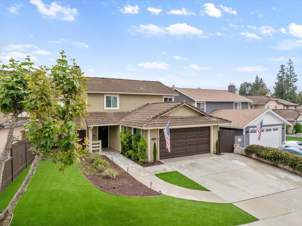 2137 N Mammoth Place