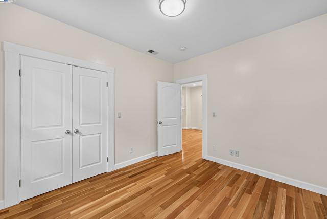 931 E 23Rd St, Oakland CA: https://media.crmls.org/mediaz/b1f13e15-d70e-4a2a-8ff4-9fef962be002.jpg