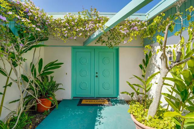 5995 La Jolla Corona Dr., La Jolla CA: https://media.crmls.org/mediaz/b1f17f12-a01c-45b7-b604-904268498983.jpg