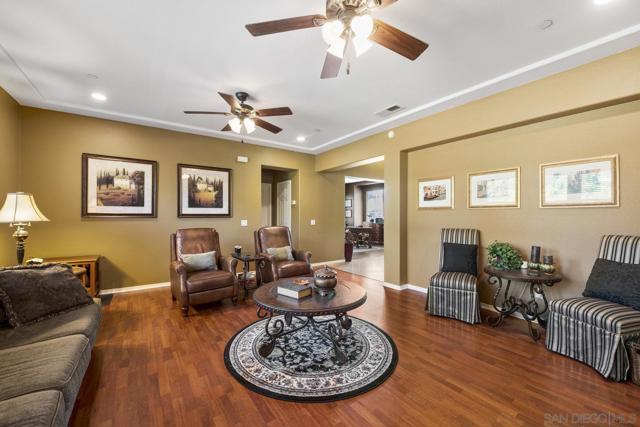 5545 Nanday Ct, Oceanside CA: https://media.crmls.org/mediaz/b1f1c25c-0ed9-4bd5-8ad2-e13685a8565d.jpg