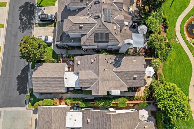 820 Daphne Court, Carlsbad CA: https://media.crmls.org/mediaz/b1f273dd-729e-4459-812a-463f04b3ab9b.jpg