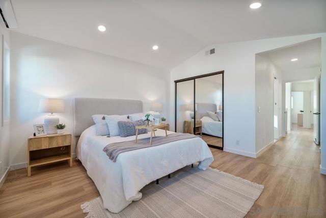 11289 Silver Buckle Way, San Diego CA: https://media.crmls.org/mediaz/b1f35727-0452-4b99-a5c2-7474ca8f7399.jpg