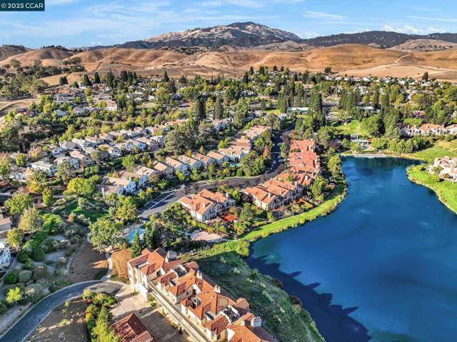 731 Lakemont Pl, San Ramon CA: https://media.crmls.org/mediaz/b1f403aa-d119-4cf2-a0f0-9764768f3579.jpg