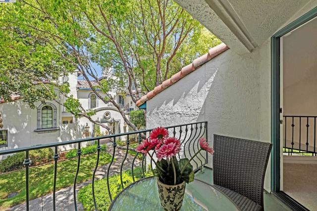 39280 Marbella Terraza, Fremont CA: https://media.crmls.org/mediaz/b1f40a69-35c0-4ad0-bd40-4c5c76908f72.jpg