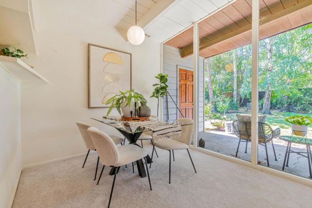 26 Roosevelt Circle, Palo Alto CA: https://media.crmls.org/mediaz/b1f44493-f9b3-47c4-bafc-51127fa740dd.jpg