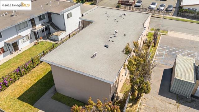449 S 19Th St, Richmond CA: https://media.crmls.org/mediaz/b1f45718-6786-4fb4-b572-af091a1345db.jpg