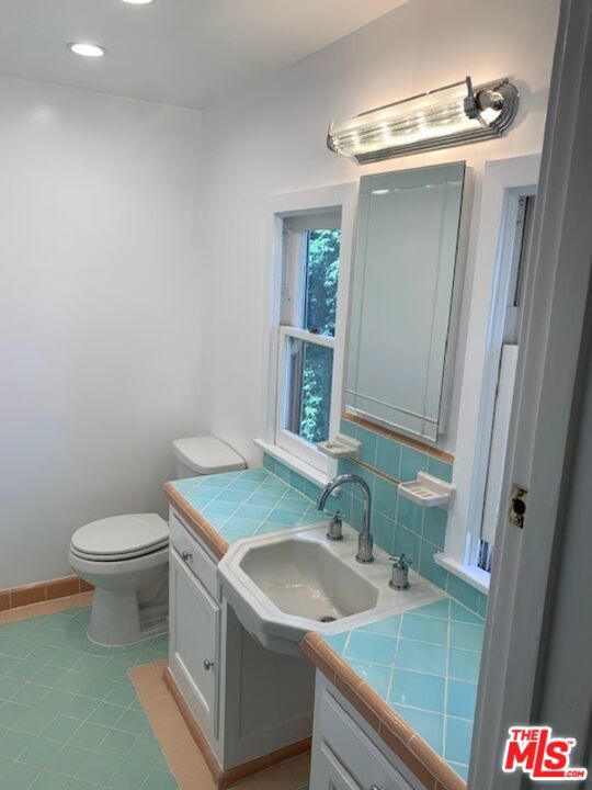 1201 S OGDEN Drive, Los Angeles CA: https://media.crmls.org/mediaz/b1f4d6b0-bc02-490b-a982-054c45621317.jpg