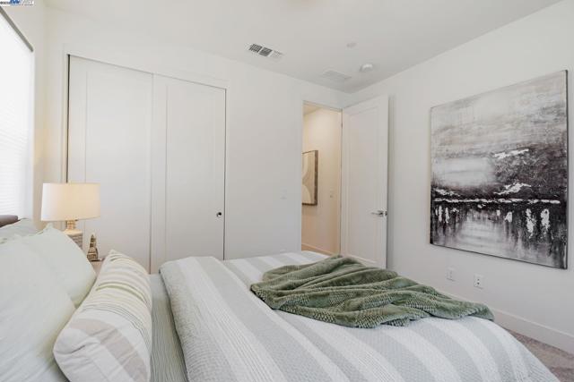 2002 Davoli Ct, San Ramon CA: https://media.crmls.org/mediaz/b1f4e51f-c73b-4d42-847b-695edb871ad8.jpg