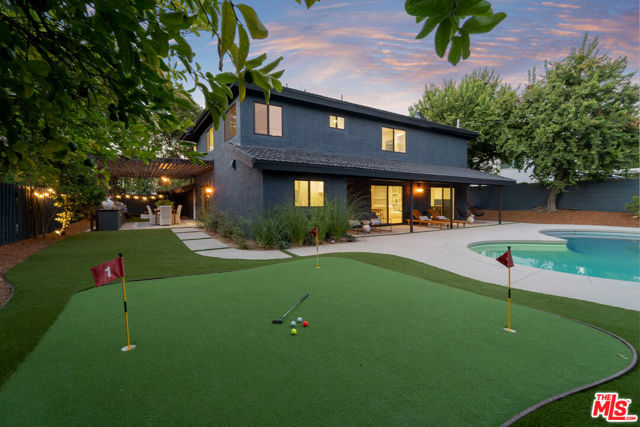 22824 Margarita Drive, Woodland Hills CA: https://media.crmls.org/mediaz/b1f55e43-af31-4a64-b9ab-6fe21505032c.jpg