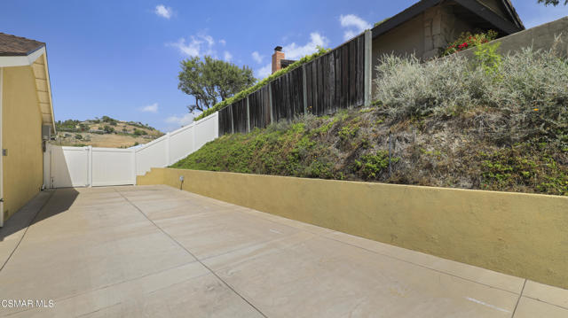 876 Emerson Street, Thousand Oaks CA: https://media.crmls.org/mediaz/b1f6195c-eaaf-42ab-9a1e-fb9c80a8053b.jpg