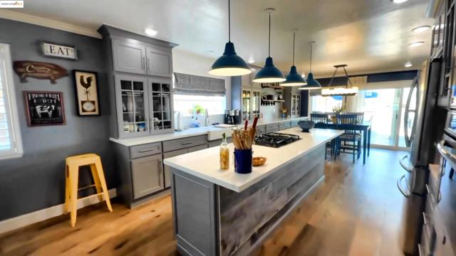 4911 Cabrillo Pt, Discovery Bay CA: https://media.crmls.org/mediaz/b1f77acf-f7f8-4a4e-88fe-e379e563f585.jpg