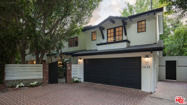 2625 Nichols Canyon Road, Los Angeles CA: https://media.crmls.org/mediaz/b1f78db5-fd97-46d7-95d7-9e120faf1890.jpg