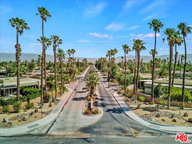3072 Sunflower Circle, Palm Springs CA: https://media.crmls.org/mediaz/b1f7b086-c24a-466f-bb38-3c32e213a57f.jpg