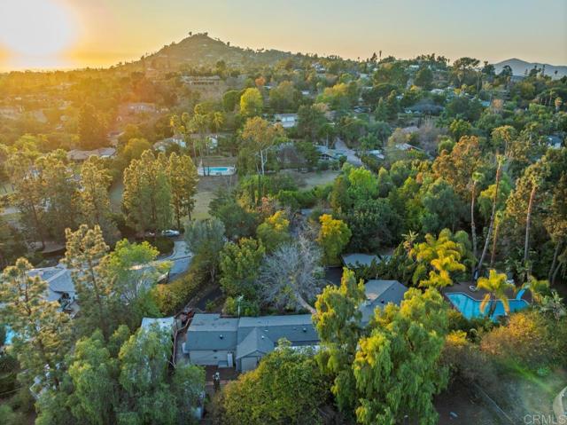 10880 Hess Drive, La Mesa CA: https://media.crmls.org/mediaz/b1f7b6fa-0821-4e45-b670-ad0ba0b363b8.jpg