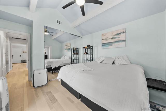 2459 Caminito Ocean Cv, Cardiff by the Sea CA: https://media.crmls.org/mediaz/b1f7f336-185e-44d8-8afd-b4d8c7479019.jpg