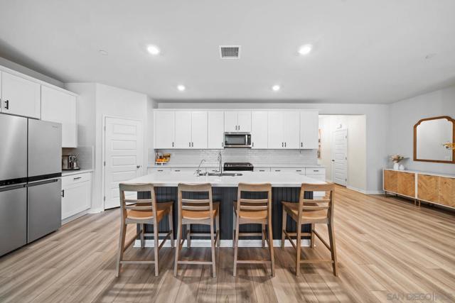 28315 Farm Creek Way, Valley Center CA: https://media.crmls.org/mediaz/b1f82872-b14d-42a1-b608-305d17177118.jpg