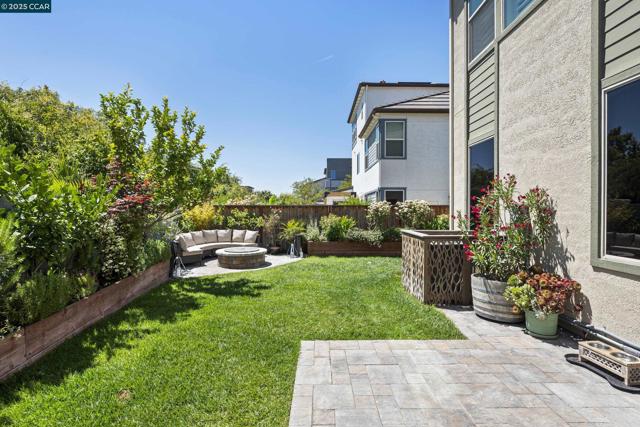 5755 Juniper Way, Dublin CA: https://media.crmls.org/mediaz/b1f8bdd6-2377-4cfb-88db-1f80c465c861.jpg