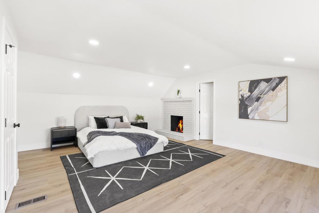 2333 Mission Avenue - photo 14