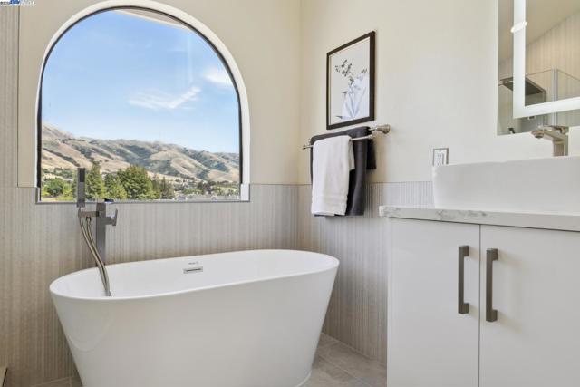 44030 Geddy Court, Fremont CA: https://media.crmls.org/mediaz/b1f9a5e5-1b31-4839-9f5f-77db0183c1fd.jpg