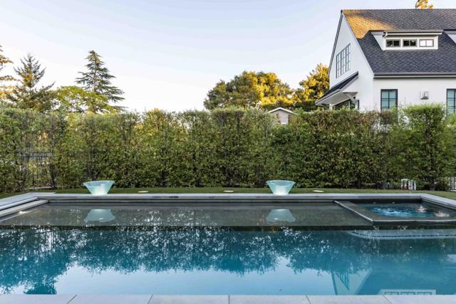 132 Elm Avenue, Burlingame CA: https://media.crmls.org/mediaz/b1fa0564-2f40-4e66-9f94-417fff535dac.jpg