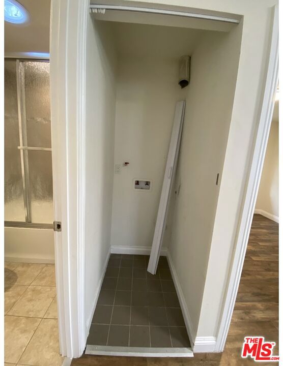 4567 Yellowstone Street, Los Angeles CA: https://media.crmls.org/mediaz/b1fa190f-671b-4b6e-ac93-9b65a9790247.jpg