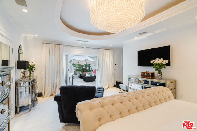 1455 Rising Glen, Los Angeles CA: https://media.crmls.org/mediaz/b1fa2452-3044-40d6-9d35-815450fcafc7.jpg