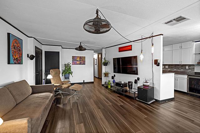 9100 Single Oak Dr, Lakeside CA: https://media.crmls.org/mediaz/b1fa7fb3-d0de-43eb-a7b6-cabdf96574e2.jpg