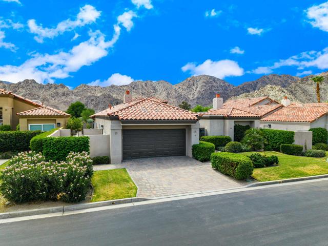 56765 Merion, La Quinta CA: https://media.crmls.org/mediaz/b1fa9db9-1a81-45d8-9cf1-41803b5c9a0c.jpg