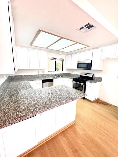 Image 4 of 17 For 27205 Avenida Quintana